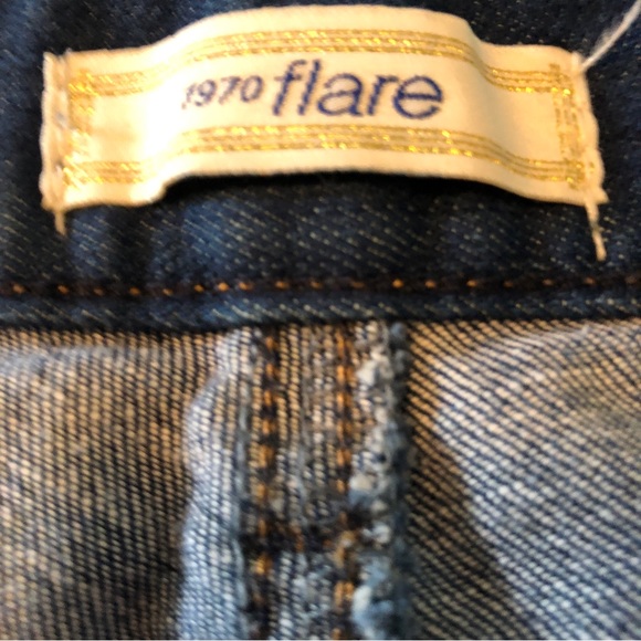 Levi’s size 27. Straight leg but branded flair - Picture 3 of 12
